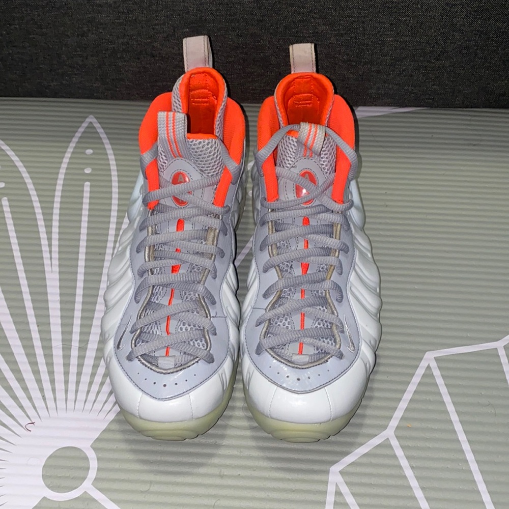 Air Foamposite Pro Premium “Pure Platinum” Glow In The Dark